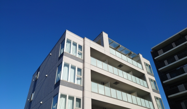 突然“家賃2.5倍”・エレベーター使用停止…「全部屋19万円に」住民怒り約4割が退去　背景に“違法民泊”か？